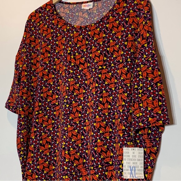 NWT LuLaRoe Irma top - Picture 2 of 3